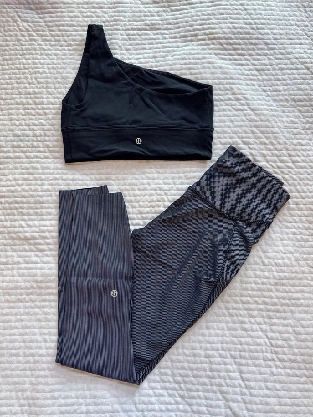 Lululemon leggings and crop top sports bra bundle